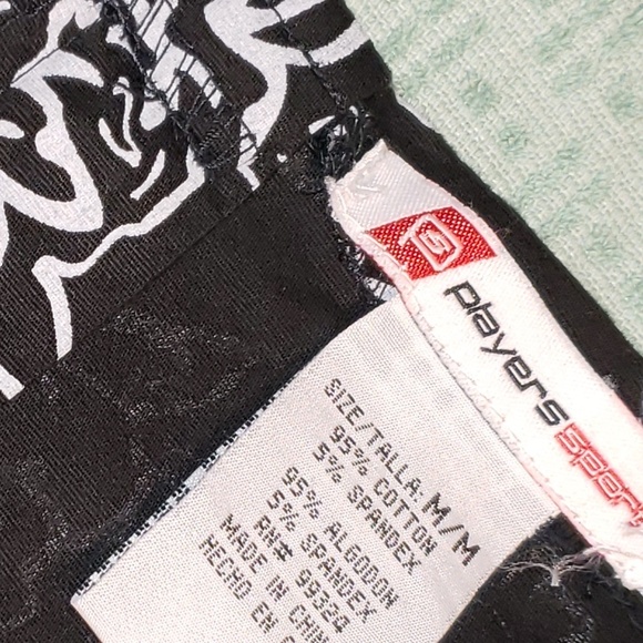 Black skirt with White Roses Knee Length‎ - Picture 3 of 5